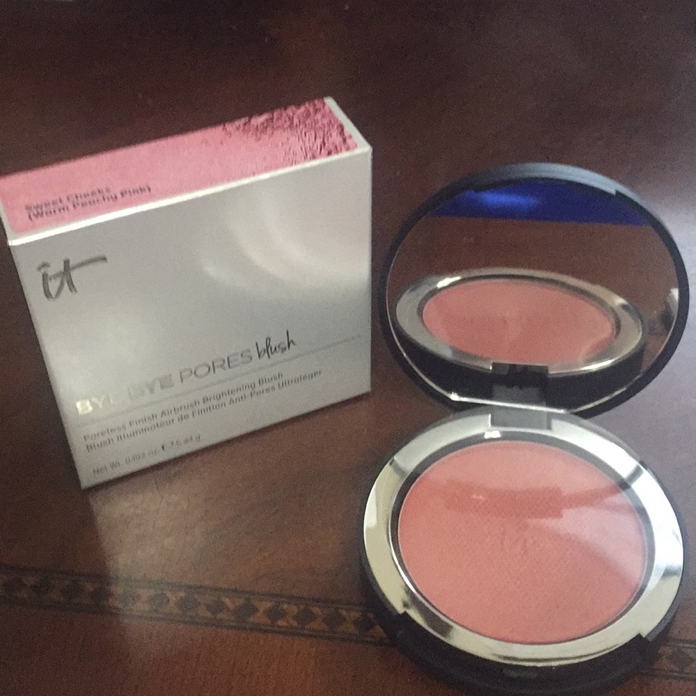 (NIB) IT Bye Bye Pores Blush in Sweet Cheeks